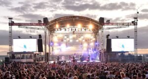 Melbourne’s Artistic Heart Shines at the St Kilda Festival st-kilda-festival-stage-2017