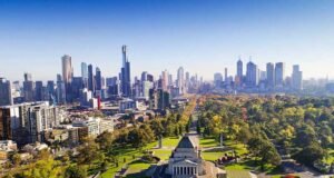 A Tourist’s Guide to Melbourne Melbourne_skyline