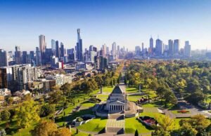 A Tourist’s Guide to Melbourne Melbourne_skyline