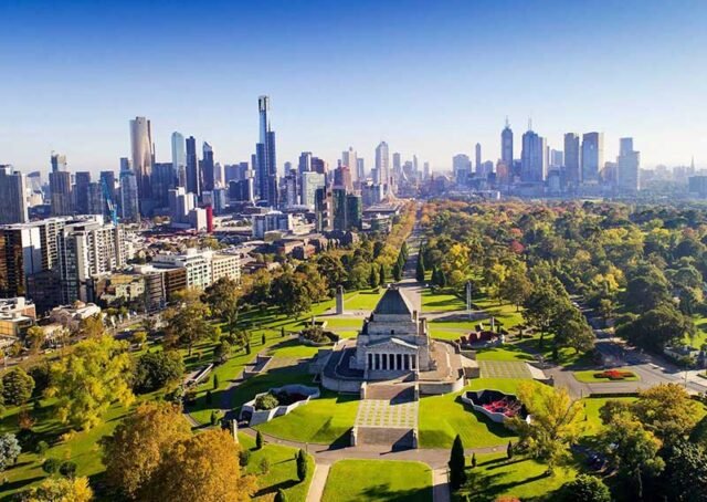 A Tourist’s Guide to Melbourne Melbourne_skyline