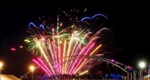 Celebrating Summer at Frankston: The Waterfront Festival Experience frankston-fireworks-at-the-waterfront-festival