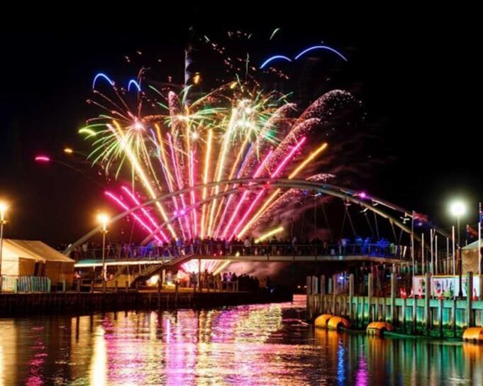 Celebrating Summer at Frankston: The Waterfront Festival Experience frankston-fireworks-at-the-waterfront-festival