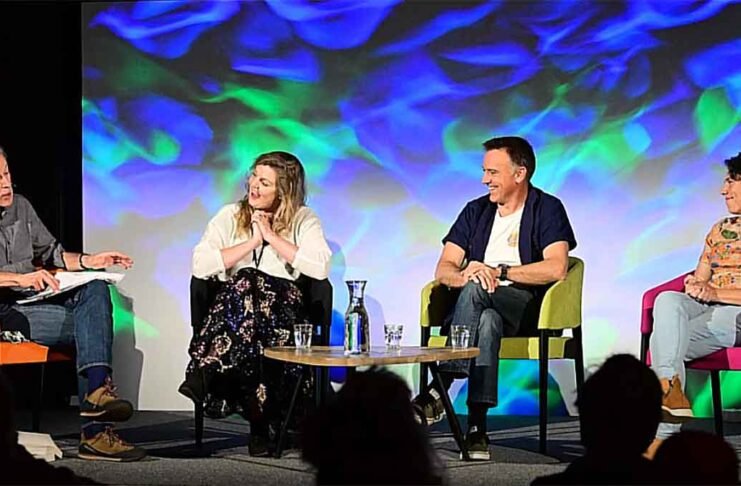 write_around_the_murray_panel